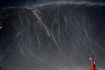 Nazaré, Portugal, uno de los grandes templos del surf. Sebastien Steudtner.