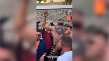 Graban a McGregor en una famosa discoteca y su estado llama la atención