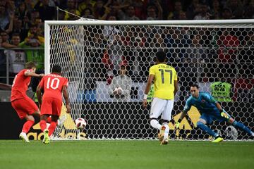 0-1. Harry Kane marcó de penalti el primer gol.