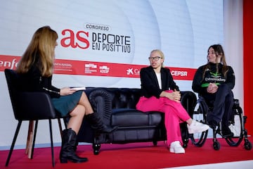 Adi Iglesias y Loida Zabala, atletas paralímpicas junto a Maite Martín, redactora del Diario AS.