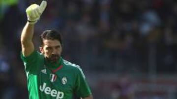 A través de un mensaje en twitter el arquero veterano de la selección italiana mandó un mensaje al primero de la Premier.