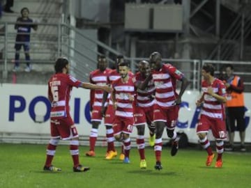 0-1. Nyom celebra el primer gol.