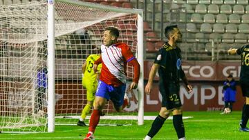 Leiva celebrando el gol de la victoria frente al Intercity.