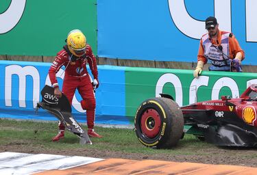 Lewis Hamilton tras el accidente. 