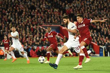 Federico Fazio con Roberto Firmino.