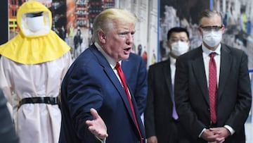 Donald Trump durante su visita a Ford.