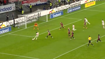El colombiano fue la gran figura en la victoria 3-0 ante el Frankfurt. Abrió el marcador apenas a los 15 segundos de juego, asistió a Harry Kane en el segundo tanto y cerró con el tercero del encuentro.