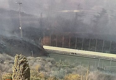 El cono principal del volcán en La Palma se desborda
