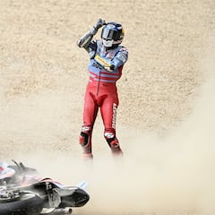 Álex, de los Comisarios: “No tienen mucha idea y van improvisando”