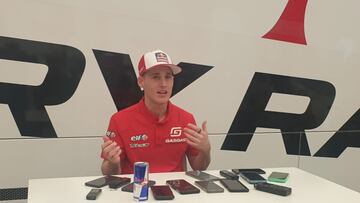 Pol Espargó dio rueda de prensa en Assen.