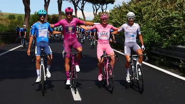 Giulio Pellizzari, Jonathan Milan, Tadej Pogacar y Antonio Tiberi, en Roma.