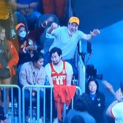 Escandaloso e inaceptable: un jugador NBA golpea a una niña tras ser eliminado