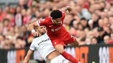 Luis Díaz durante un partido de Liverpool en la Premier League.