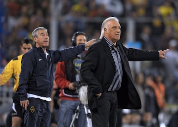 Panadero Dí­az ejerció como asistente de Alfio Basile en Boca Juniors. En la imagen en un partido ante Tigre en 2009.