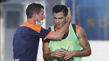 17/08/20
 VALENCIA CF
 CIUDAD DEPORTIVA
 PRETEMPORADA
 ENTRENAMIENTO VESPERTINO
 PUERTA CERRADA
 JAVI GRACIA
 ENTRENADOR
 MAXI GOMEZ
 
 
 
 
 
 
 
 
 
 
 
 
 
 
 
 
 
 
 
 
 
 
 
 