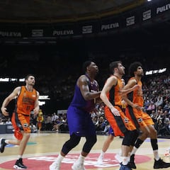 Kevin Pangos y Jaka Blazic mantienen líder al Barcelona