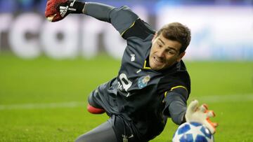 Casillas hace historia al jugar su 19ª ronda de octavos de final