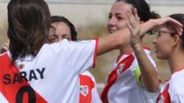 <b>FELICES. </b>Las jugadoras del Rayo celebraron hasta cuatro goles.