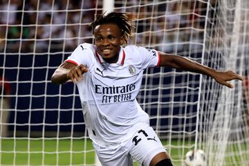 Chukwueze celebra su gol al Madrid.