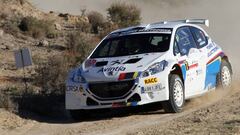 Xevi Pons con el Peugeot en Lorca. 