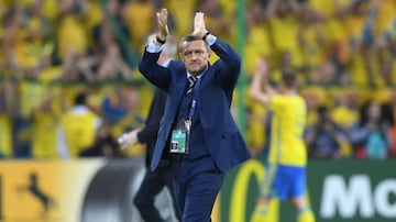 England's head coach Adrian Boothroyd reacts after the UEFA U-21 European Championship Group A football match Sweden v England in Kielce, Poland on June 16, 2017.