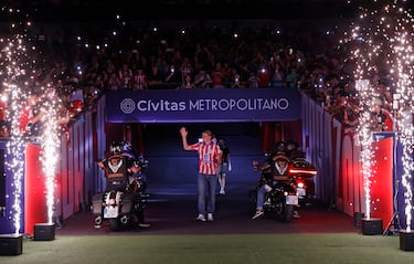 El Atleti recibe a sus 12 nuevos fichajes con una fiesta multitudinaria en el Metropolitano.