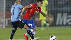 Categórico: Chile dio casi 500 pases más que los uruguayos