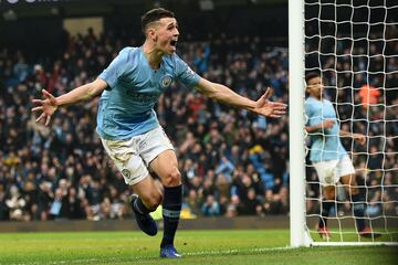 La joya de la corona del Manchester City y casi del fútbol inglés. Pep Guardiola le mima para no quemarle. Llamado a dirigir el fútbol del City por muchos años. En categorías inferiores ha marcado las diferencias desde muy pronto. Lideró a Inglaterra al Mundial Sub-17 de 2017.