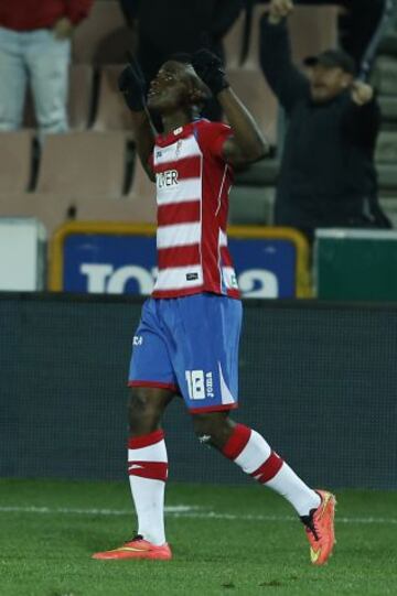 Jhon Córdoba (Granada CF) celebra el 1-0