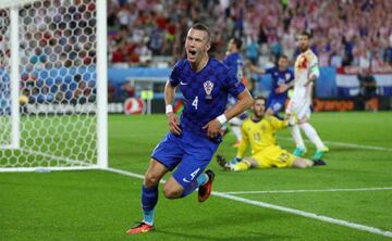 Perisic celebra su gol contra España.