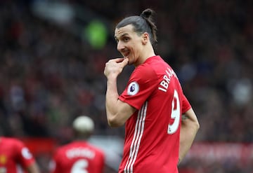 Ibrahimovic llegó al Manchester United en 2016, club con el que logró ganar la Europa League en 2017. Zlatan sumó 4,034 minutos con los 'Red Devils', anotó 29 goles y ayudó con 10 asistencias. 