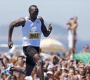 Bolt se exhibe en Copacabana pero no bate el récord de 150