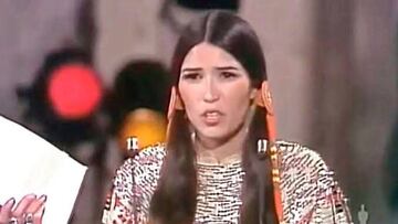 La Academia informó que Sacheen Littlefeather, quien rechazó el premio Oscar de Marlon Brando por "El Padrino" en 1973, murió a los 75 años.