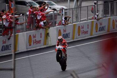 Dovizioso keeps title hopes alive in Malaysia, Márquez finishes 4th