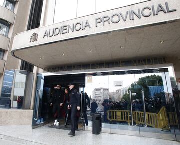 Salida de Cristiano Ronaldo junto a Georgina de la Audiencia Provincial de Madrid.