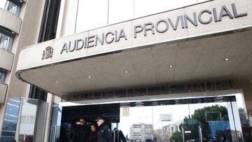 Salida de Cristiano Ronaldo junto a Georgina de la Audiencia Provincial de Madrid.