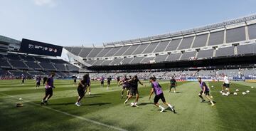 Los jugadores durante el entrenamiento.