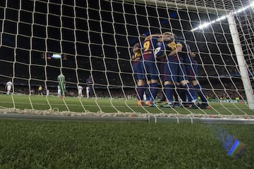 1-0.  Daniele De Rossi marcó el propia puerta el primer gol azulgrana.a.