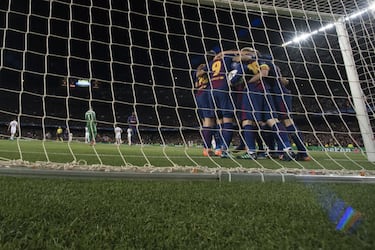 1-0.  Daniele De Rossi marcó el propia puerta el primer gol azulgrana.a.