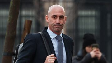 Luis Rubiales en su entrada a los juzgados.