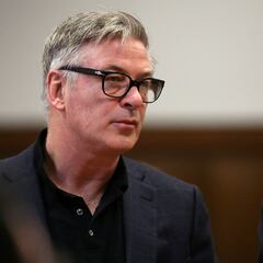 Alec Baldwin busca “limpiar su nombre” y demanda a staff de ‘Rust’