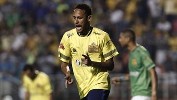 3 golazos de Neymar en duelo ante los amigos de Robinho