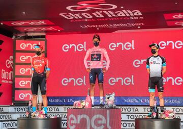 Damiano Caruso, Egan Bernal y Simon Yates ocupan los puestos del podio del Giro de Italia 2021.