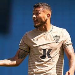 Aprobados y suspensos del Almería: Luis Suárez es medio equipo