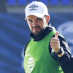 "Sé que volveré a Chile; me gustaría dirigir a un equipo grande"