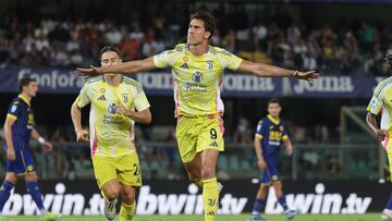 Verona (Italy), 26/08/2024.- Juventus' Dusan Vlahovic celebrates scoring the 0-3 goal during the Italian Serie A soccer match between Hellas Verona and Juventus FC, in Verona, Italy, 26 August 2024. (Italia) EFE/EPA/FILIPPO VENEZIA