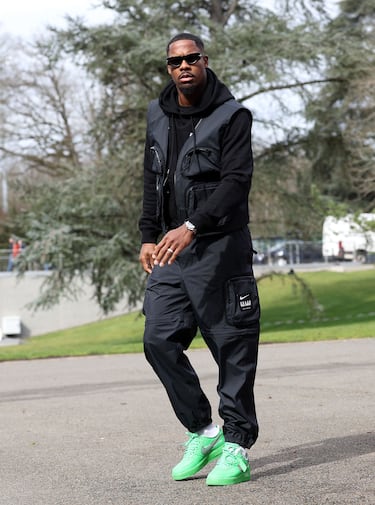 El portero de Francia Mike Maignan llegando a la concentración de su selección.