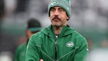 EAST RUTHERFORD, NEW JERSEY - DECEMBER 03: Aaron Rodgers #8 of the New York Jets looks on during warm ups prior to the game against the Atlanta Falcons at MetLife Stadium on December 03, 2023 in East Rutherford, New Jersey.   Al Bello/Getty Images/AFP (Photo by AL BELLO / GETTY IMAGES NORTH AMERICA / Getty Images via AFP)