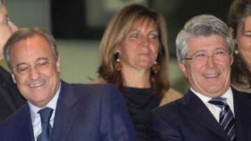 <b>AMIGOS. </b>Florentino y Cerezo en los minutos previos al partido