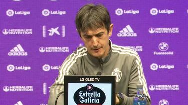 Los discursos de Pacheta en sala de prensa